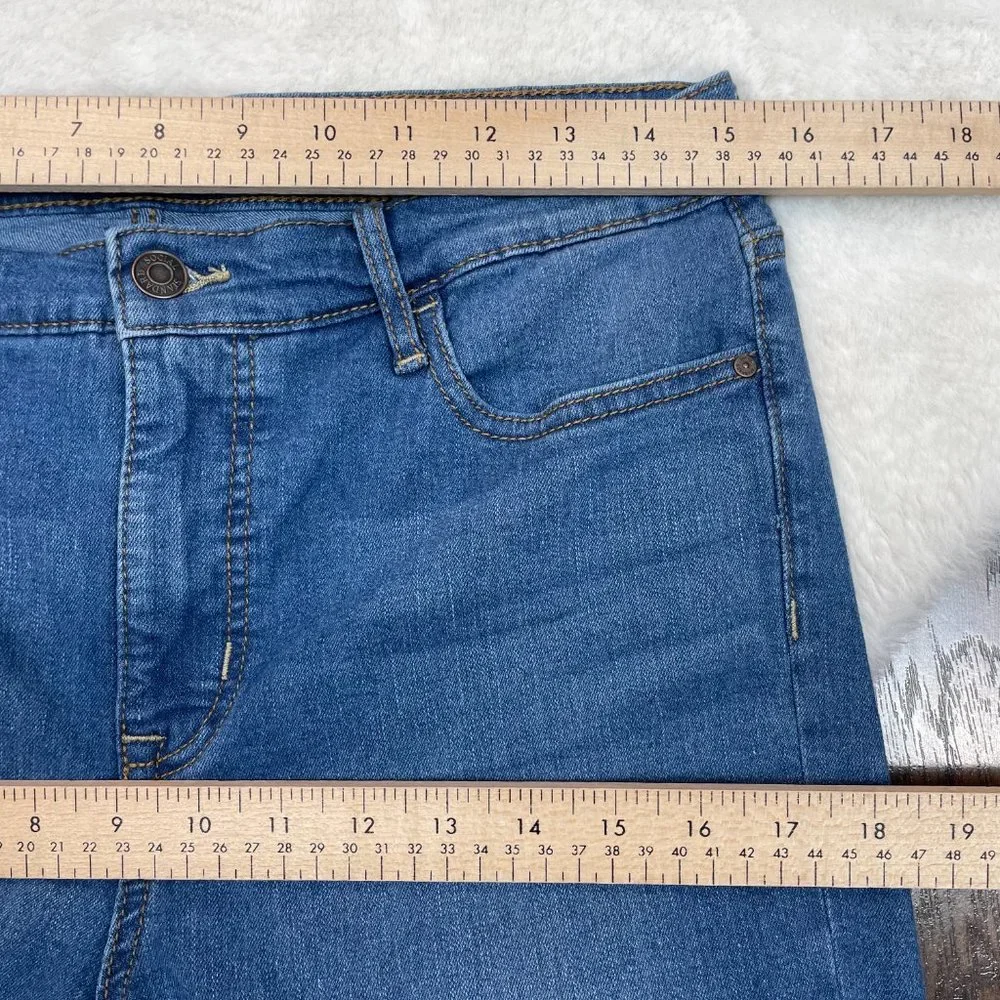 Social Standard Jeans 10 Slim Straight Blue Medium Wash High-Rise Stretch Womens